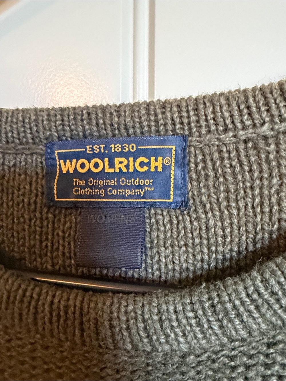 Vintage Woolrich Olive Green Knit Sweater with Embroidered Front Pocket Detail - Picture 2 of 8